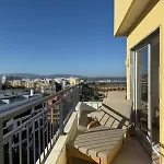 公寓 Prime Located Penthouse W Seaview *