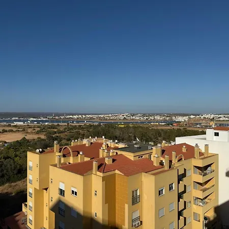 Prime Located Penthouse W Seaview Apartment *