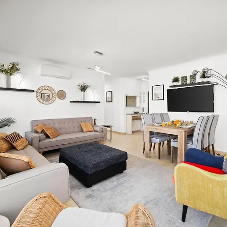 Prime Located Penthouse W Seaview