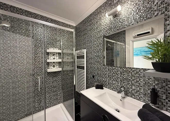 Prime Located Penthouse W Seaview *