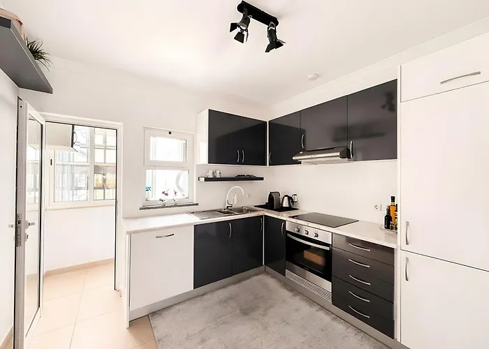 Prime Located Penthouse W Seaview *